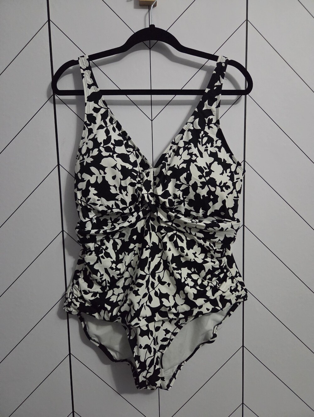 Lauren Ralph Lauren B&W Regent Floral Tummy Control One Piece Swimsuit, Plus 20W